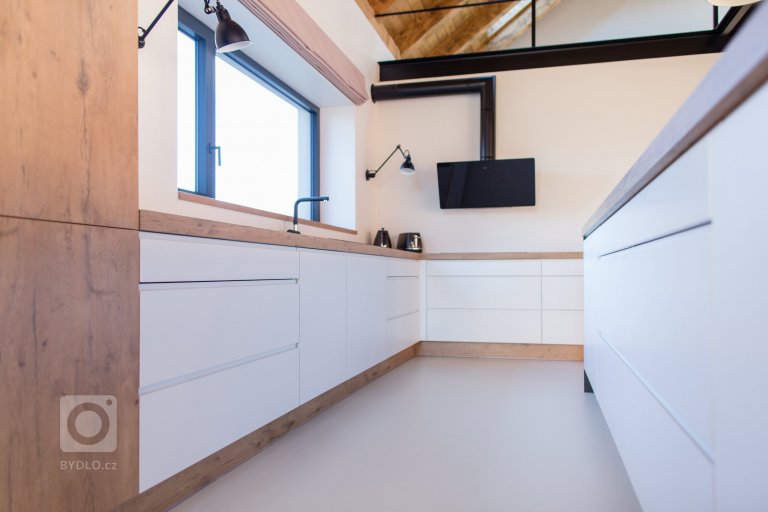 add picture to album