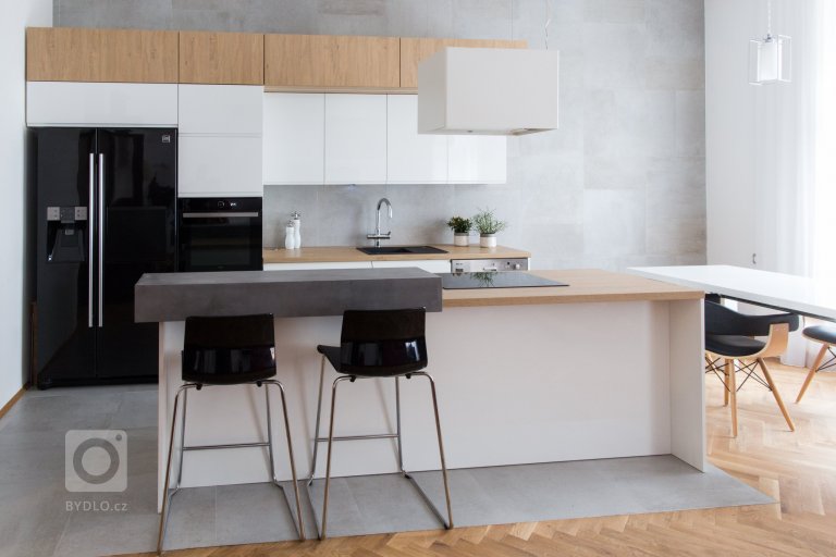 add picture to album