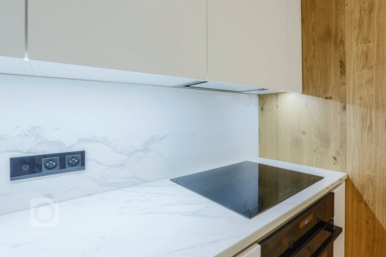 add picture to album