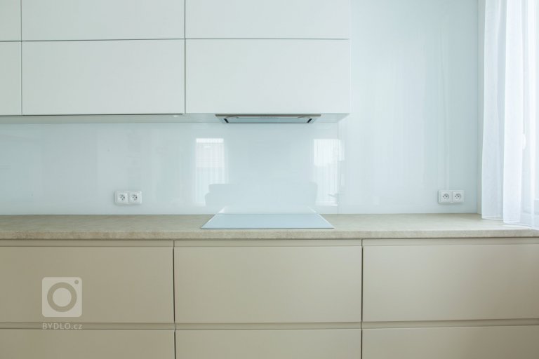 add picture to album