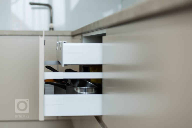 add picture to album