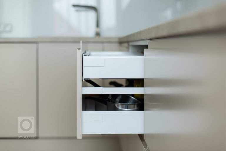 add picture to album