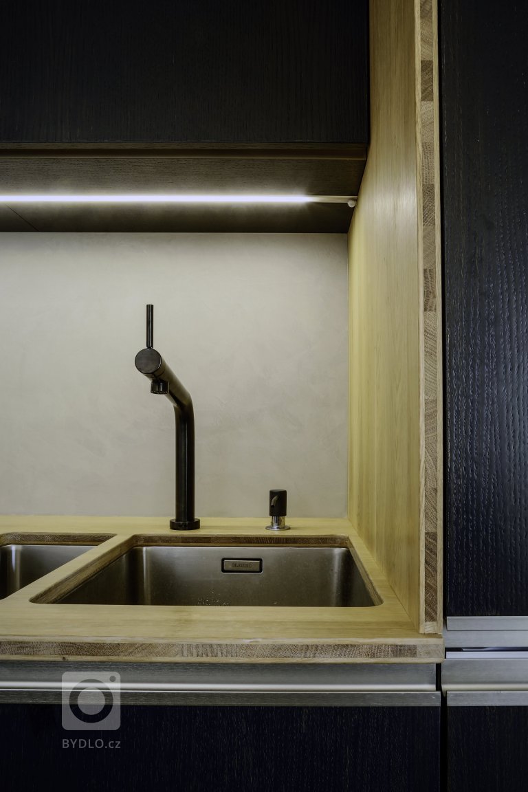 add picture to album