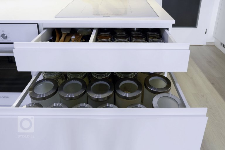 add picture to album