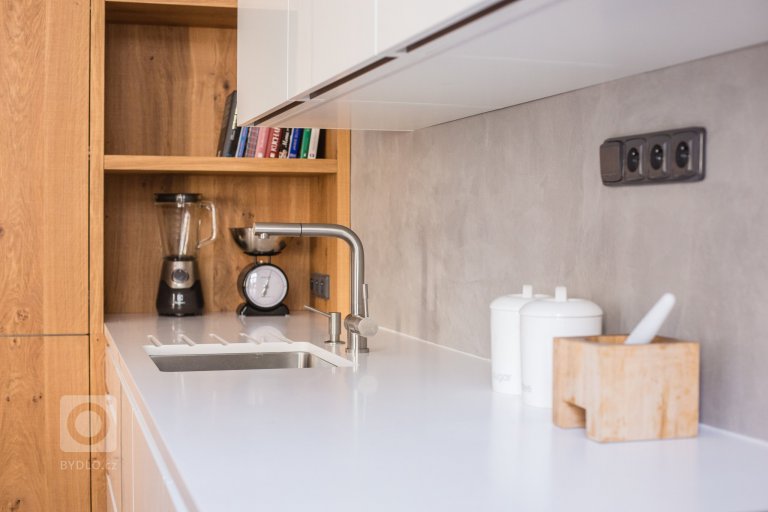 add picture to album