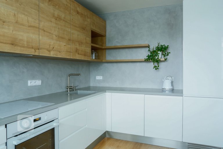 add picture to album