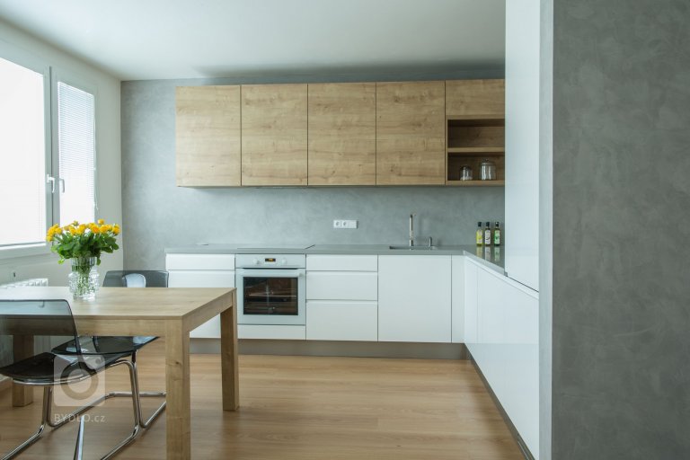 add picture to album