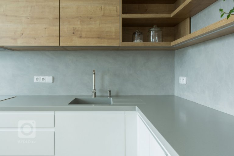 add picture to album