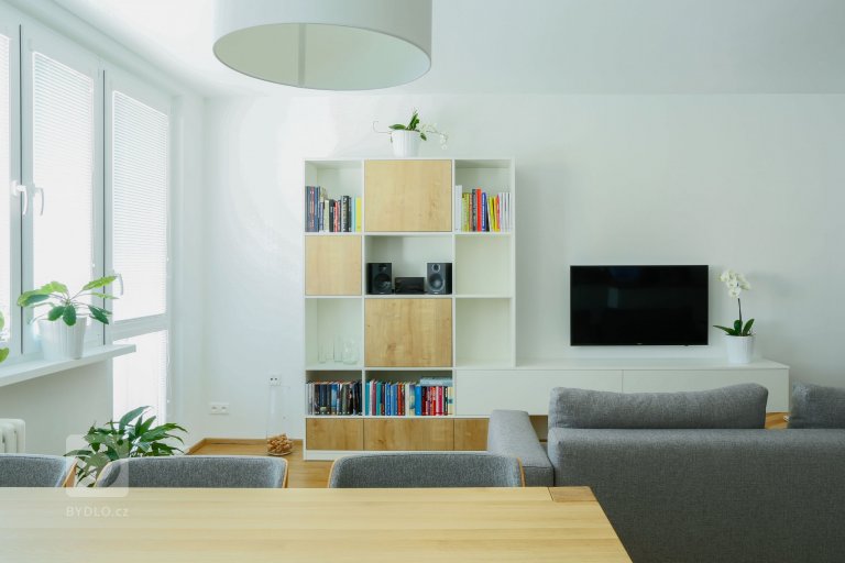 add picture to album