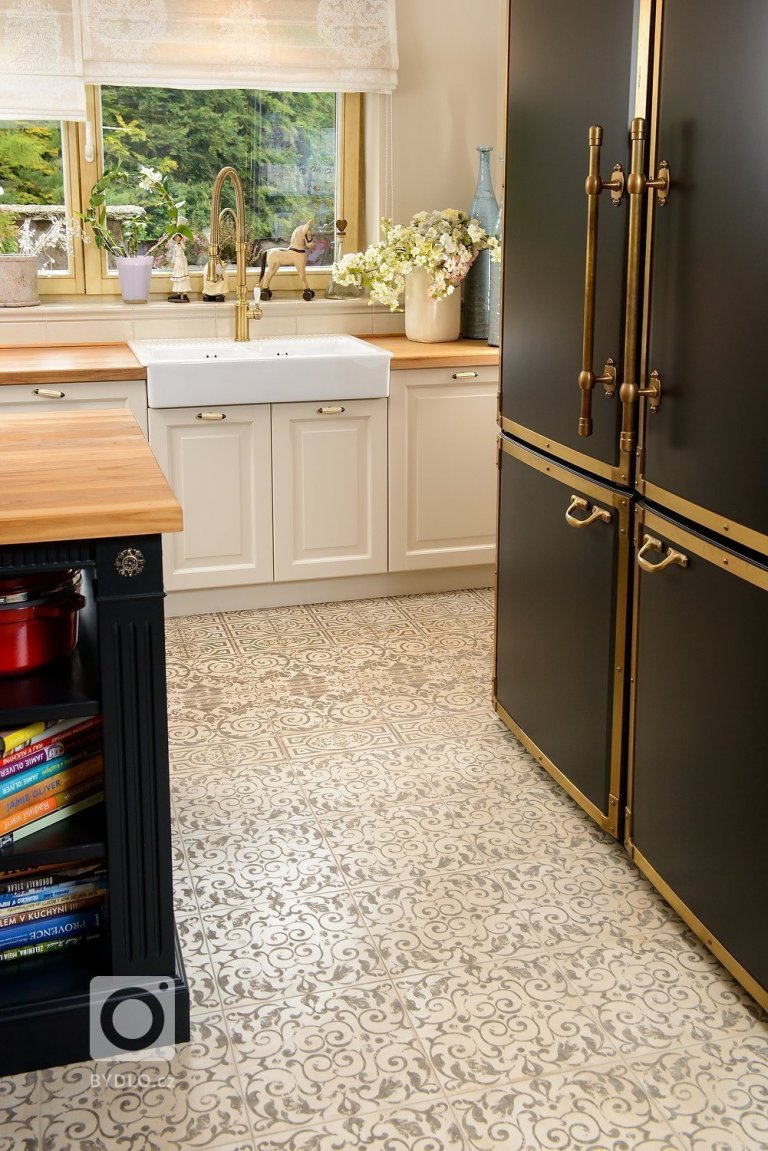 add picture to album