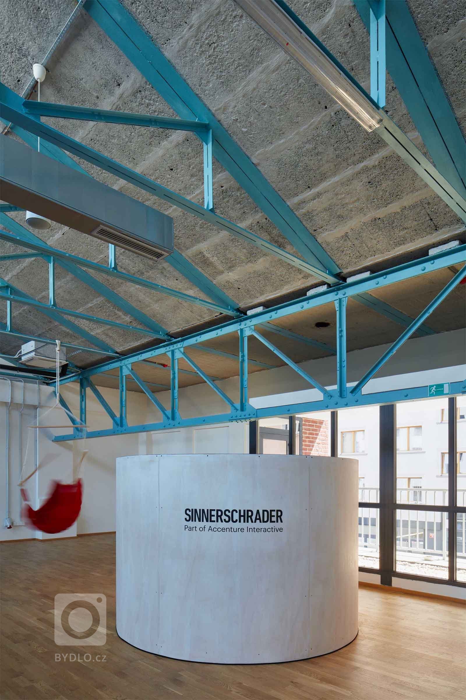 Ocenění Kanceláře roku 2018


Jak skloubit německou preciznost a českou živelnost? Nové administrativní prostory pro pražskou pobočku jedné z největších…