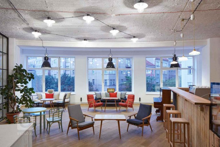 add picture to album