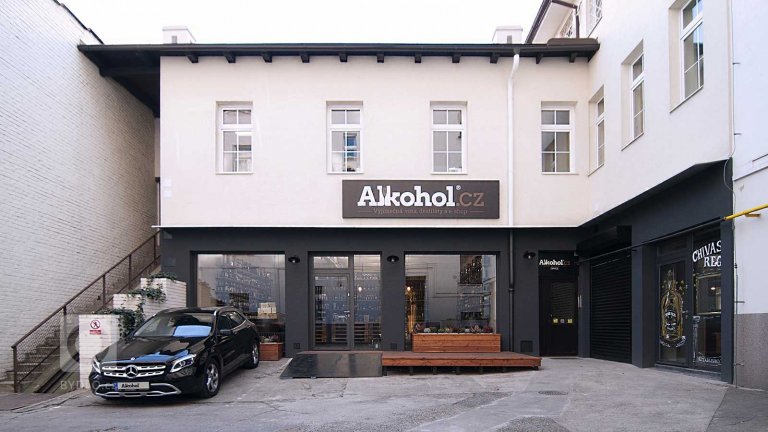 add picture to album