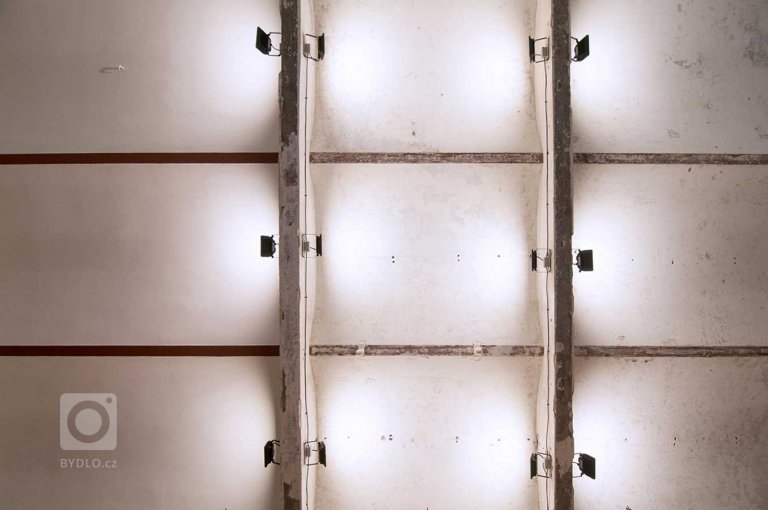 add picture to album