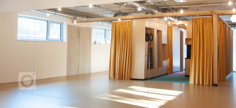 add picture to album