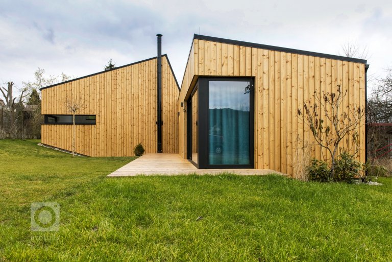 add picture to album