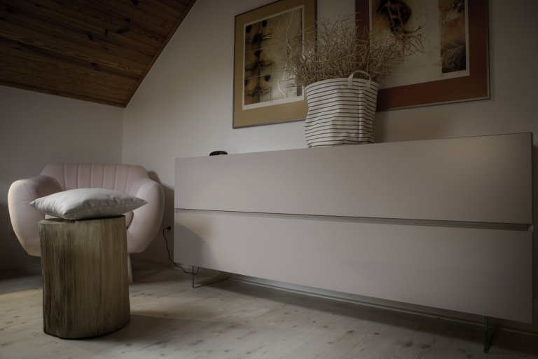 Vše začalo požadavkem na nábytek do koupelny. Nakonec LE BON navrhl a realizoval kompletní interiér. Protože v tomto domě byla už řada prvků, jako podlahy,…