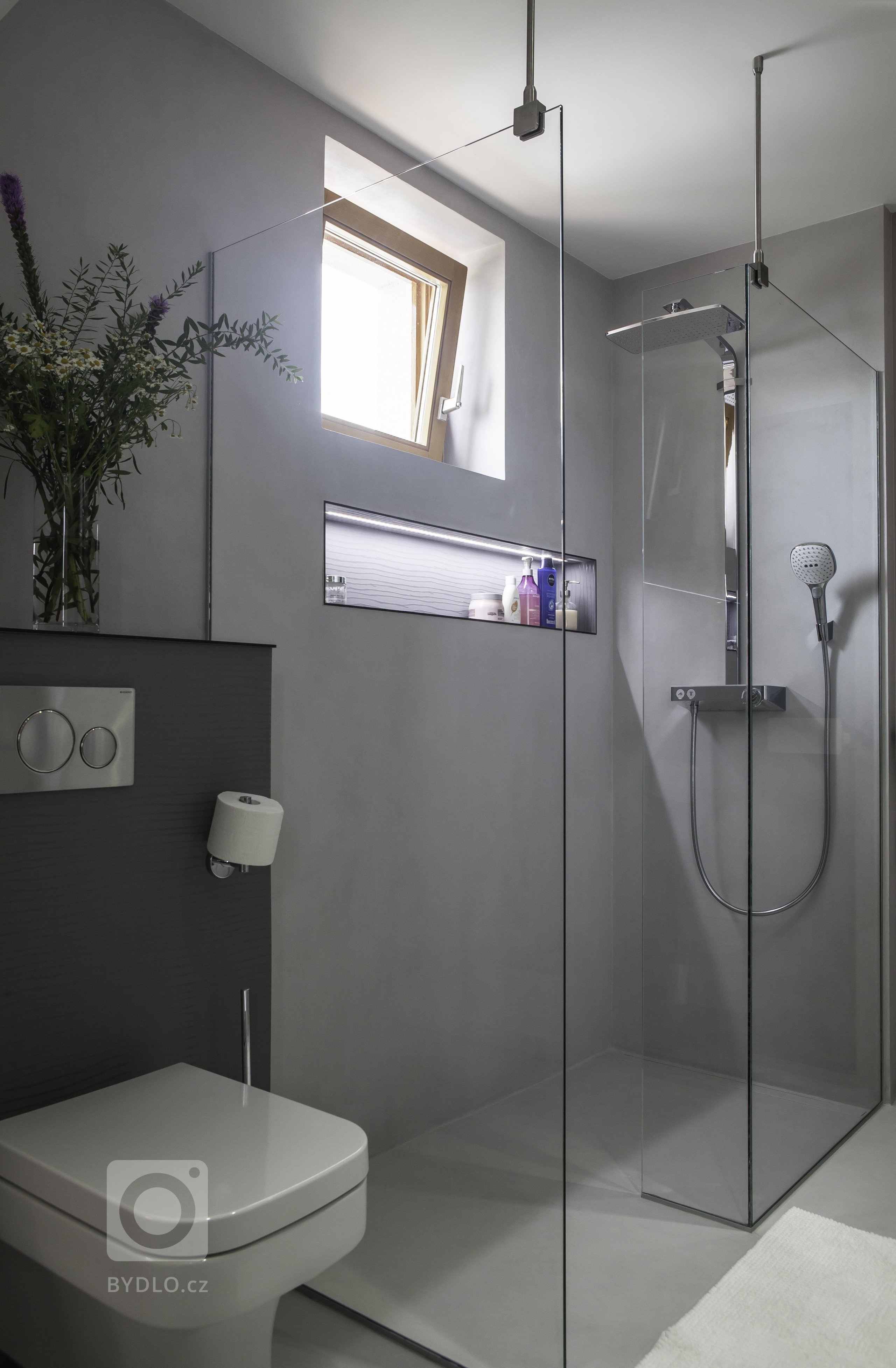 Vše začalo požadavkem na nábytek do koupelny. Nakonec LE BON navrhl a realizoval kompletní interiér. Protože v tomto domě byla už řada prvků, jako podlahy,…