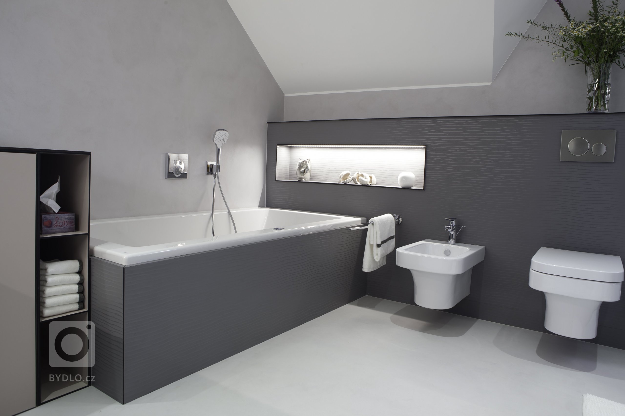 Vše začalo požadavkem na nábytek do koupelny. Nakonec LE BON navrhl a realizoval kompletní interiér. Protože v tomto domě byla už řada prvků, jako podlahy,…