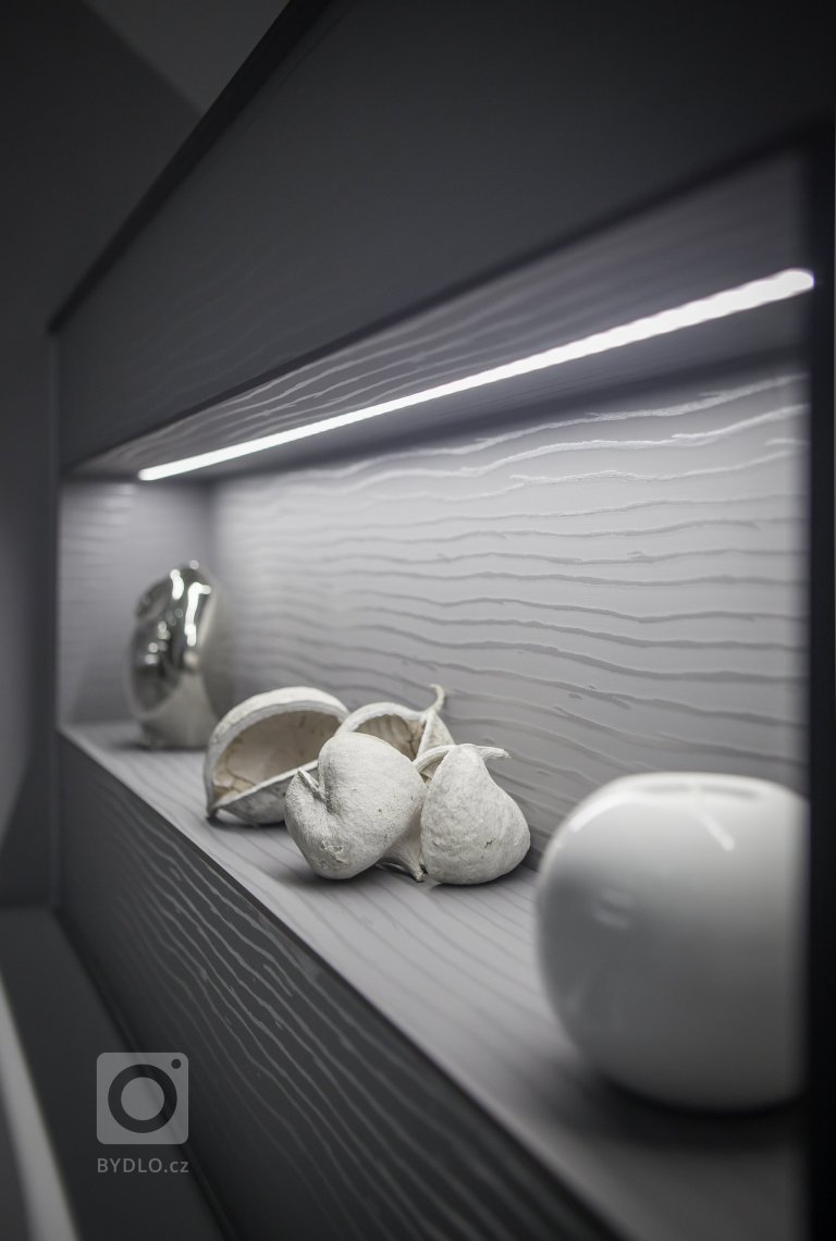 add picture to album