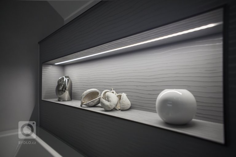 add picture to album