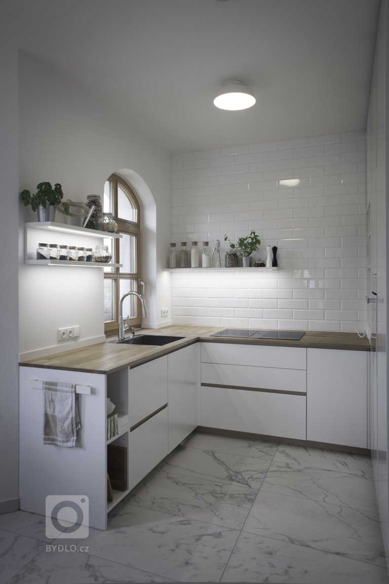 add picture to album