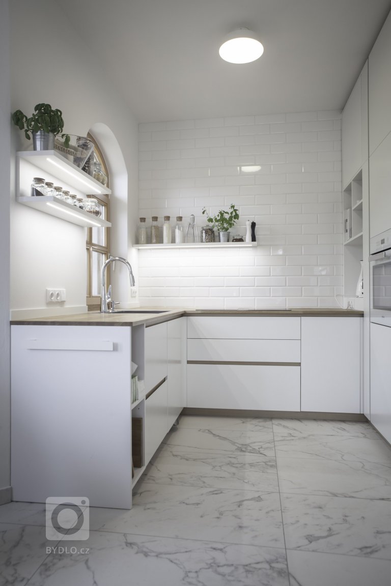 add picture to album