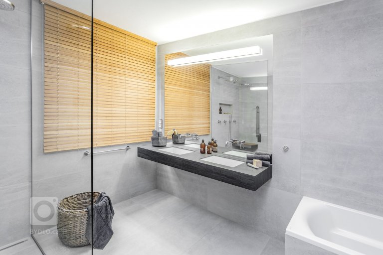 add picture to album