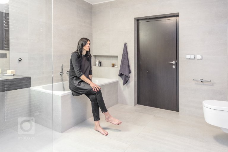 add picture to album