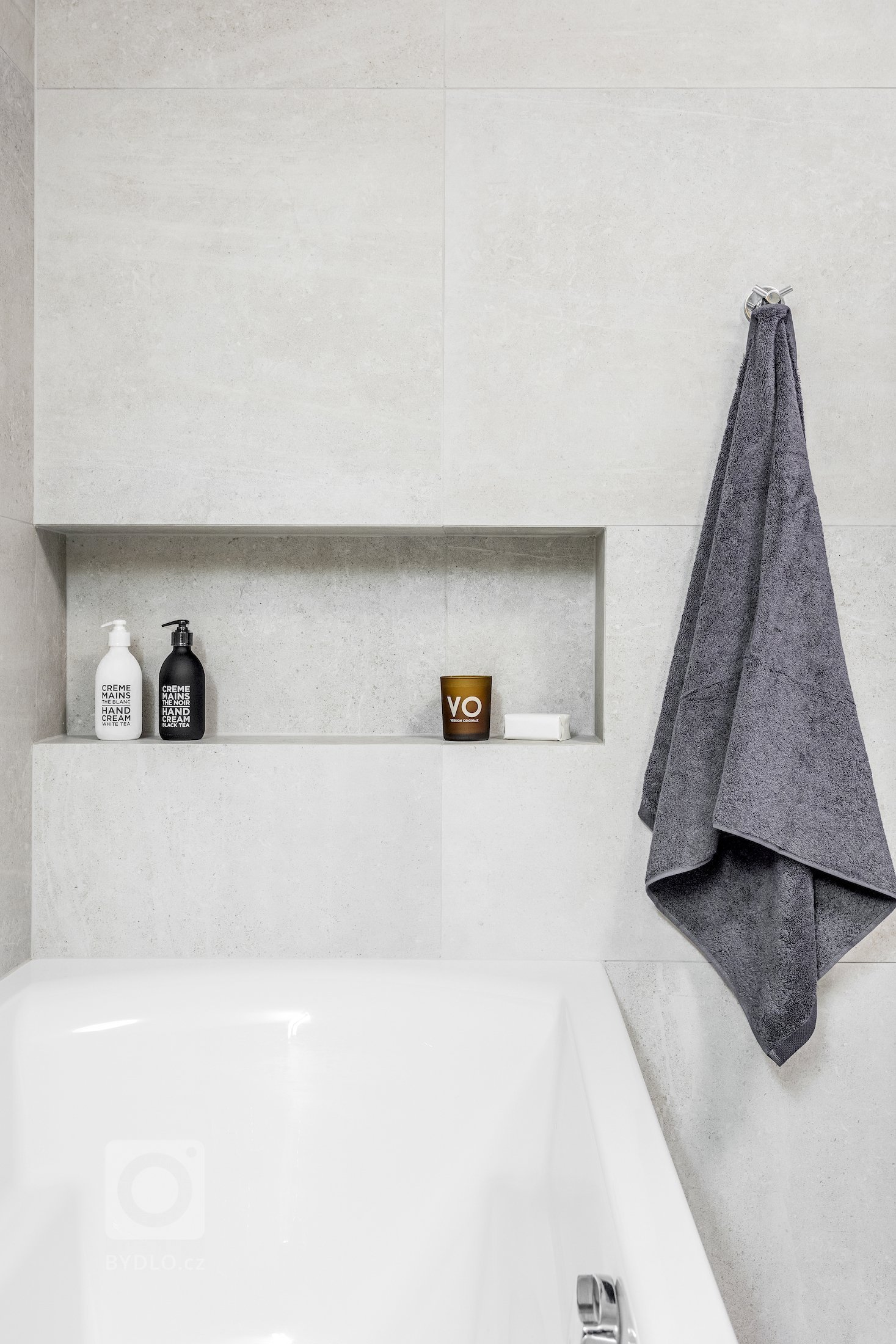 Kompletní rekonstrukce koupelny čtvercového půdorysu byla v&nbsp;tomto případě specifická protože měla splnit požadavky na bezbariérovost a&nbsp;zároveň…