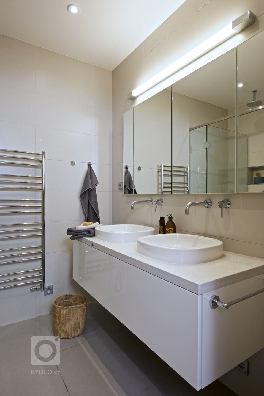 Rekonstrukce a přístavba rodinného domu na Barrandově. Čistě náhodou k domu náležela dřevěná kůlna, která souhrou šťastných náhod byla zapsána v katastru…