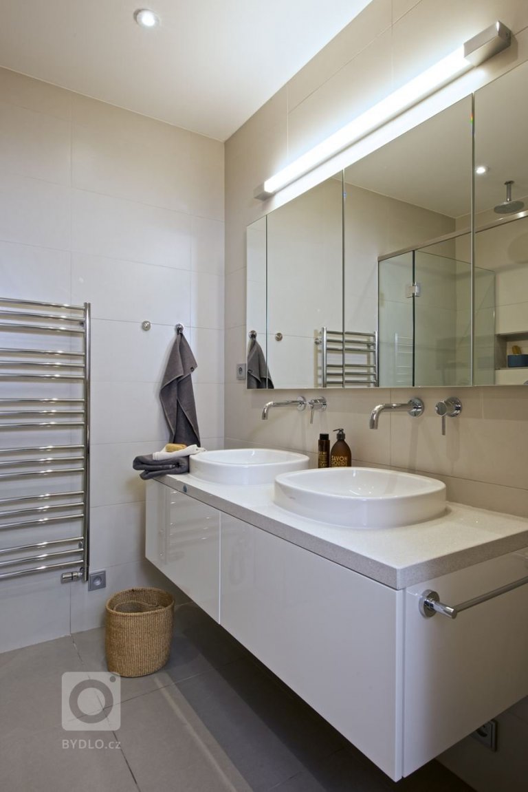 add picture to album