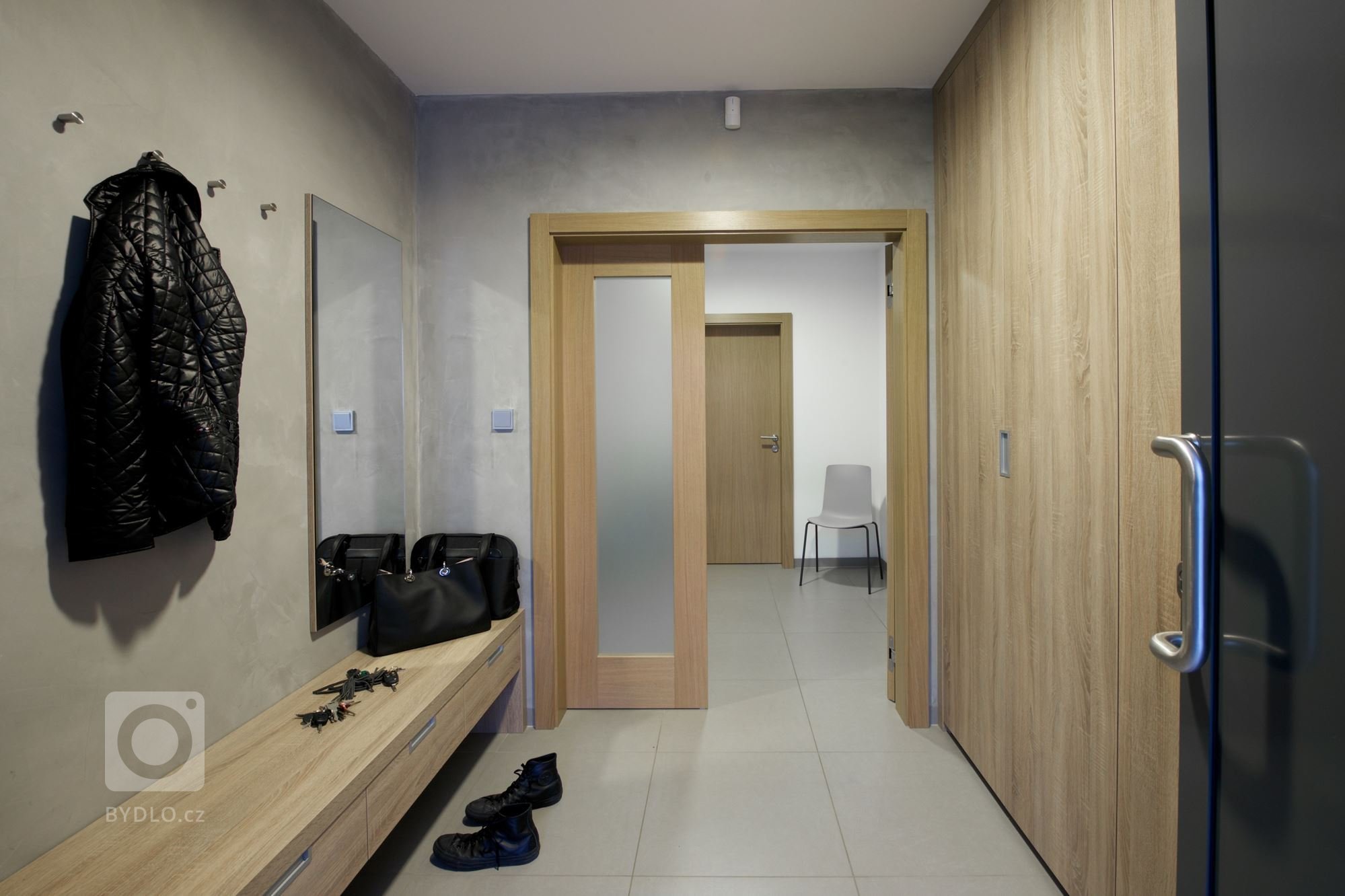 Rekonstrukce a přístavba rodinného domu na Barrandově. Čistě náhodou k domu náležela dřevěná kůlna, která souhrou šťastných náhod byla zapsána v katastru…