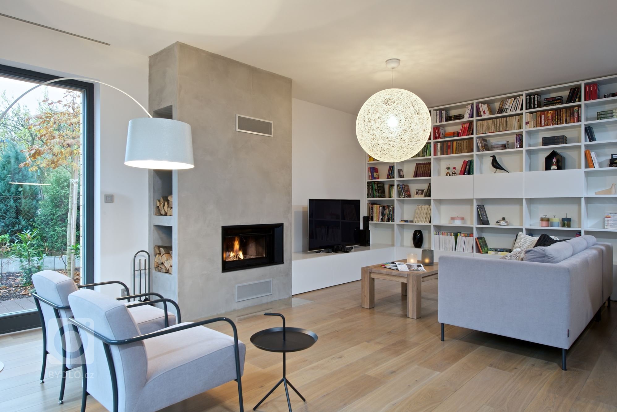 Rekonstrukce a přístavba rodinného domu na Barrandově. Čistě náhodou k domu náležela dřevěná kůlna, která souhrou šťastných náhod byla zapsána v katastru…