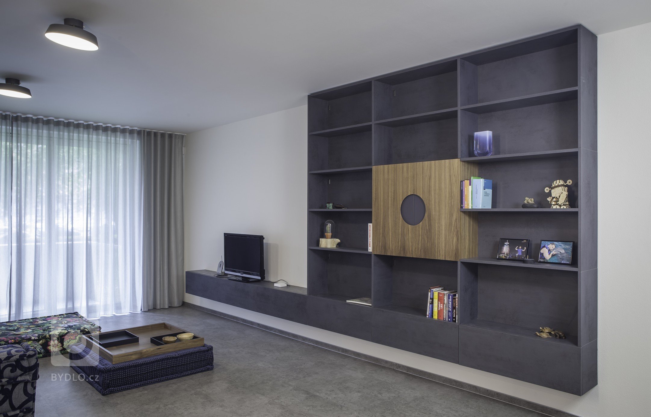 Představujeme vám náš oblíbený interiér.&nbsp;Při kompletní rekonstrukci jsme&nbsp;stávající prostor s mnoha zdmi maximálně otevřeli.

Všechny stěny jsme…