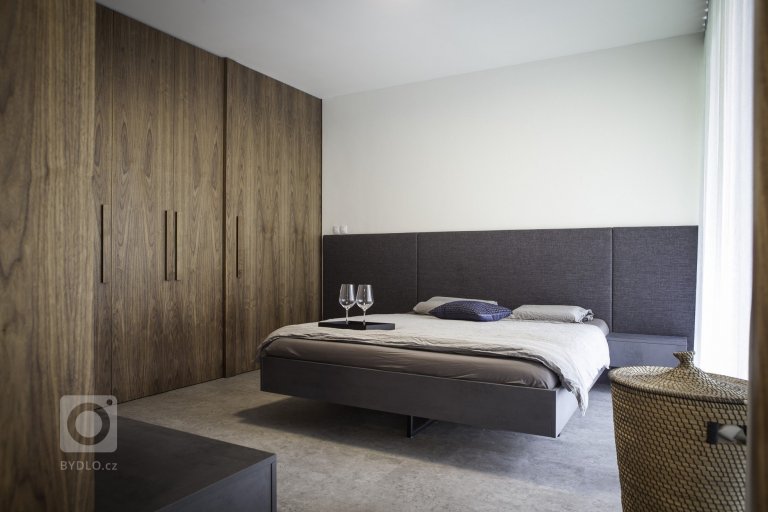 add picture to album