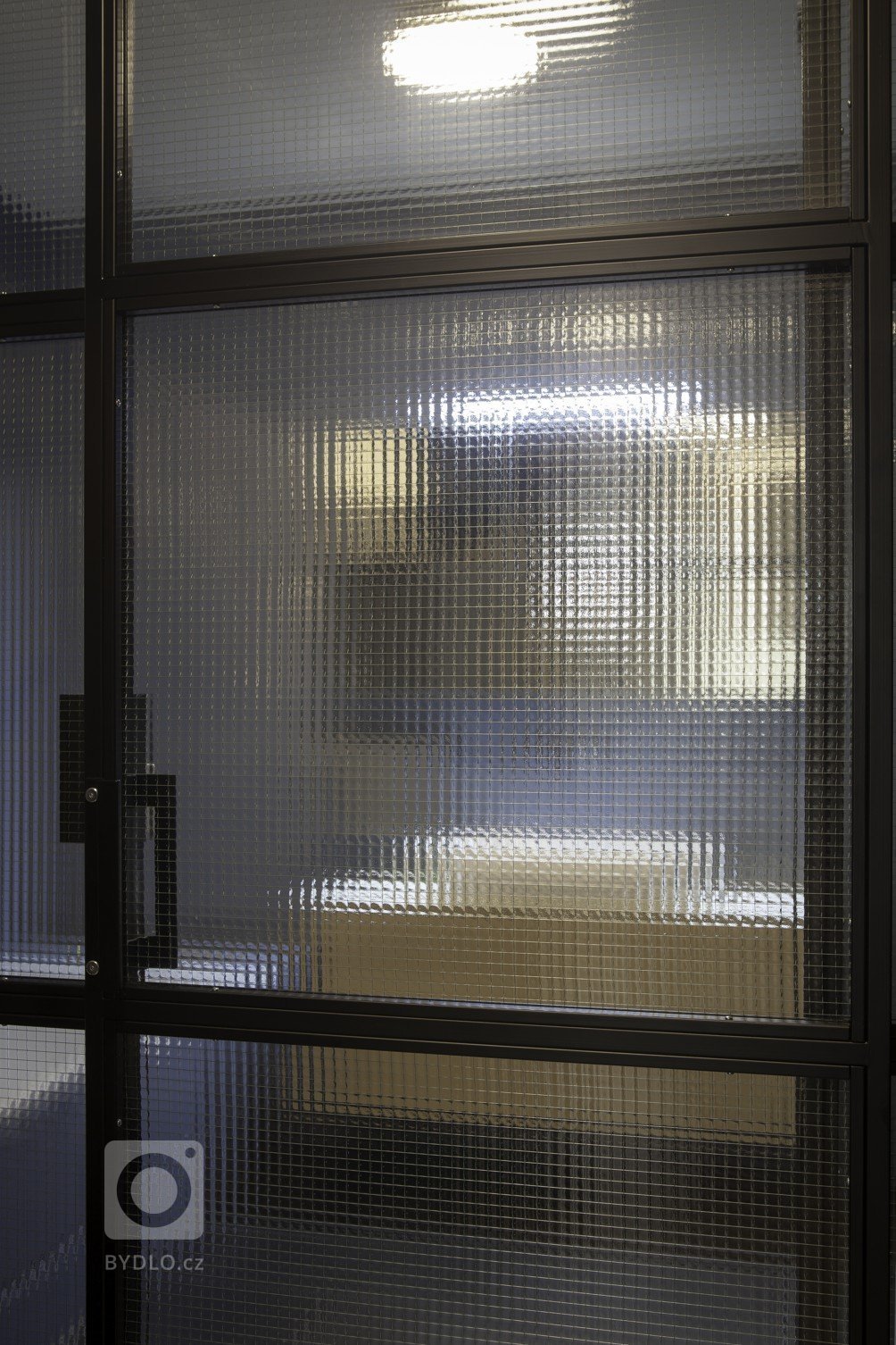 Představujeme vám náš oblíbený interiér.&nbsp;Při kompletní rekonstrukci jsme&nbsp;stávající prostor s mnoha zdmi maximálně otevřeli.

Všechny stěny jsme…