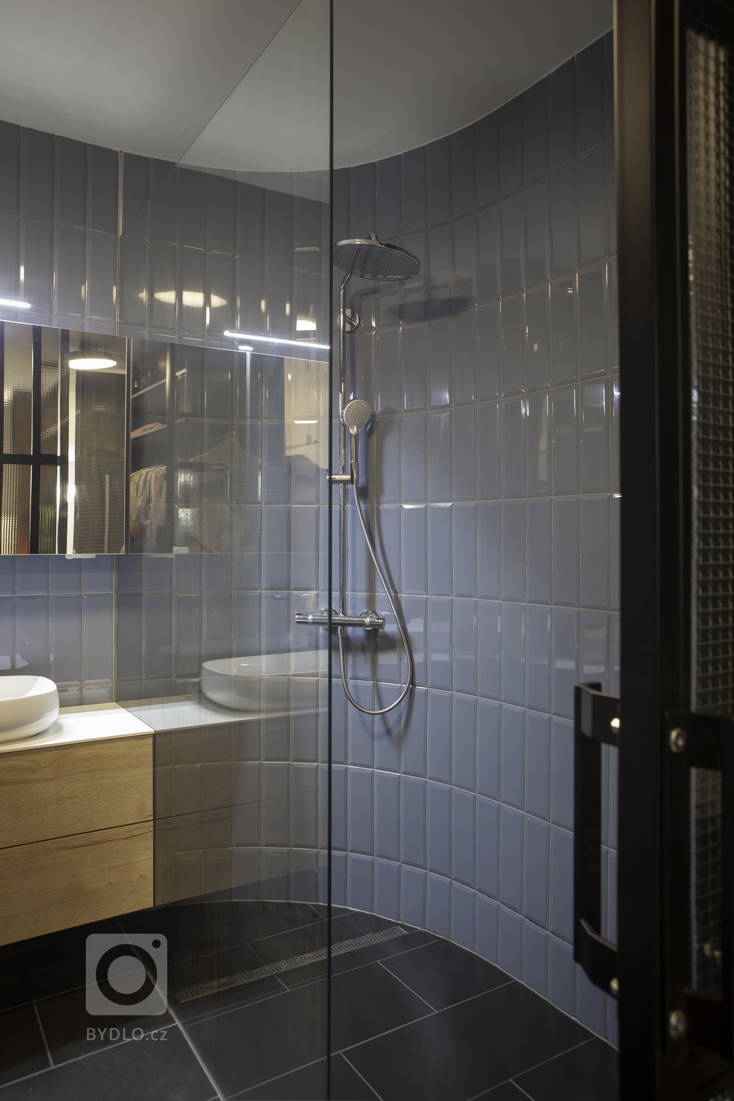 Představujeme vám náš oblíbený interiér.&nbsp;Při kompletní rekonstrukci jsme&nbsp;stávající prostor s mnoha zdmi maximálně otevřeli.

Všechny stěny jsme…