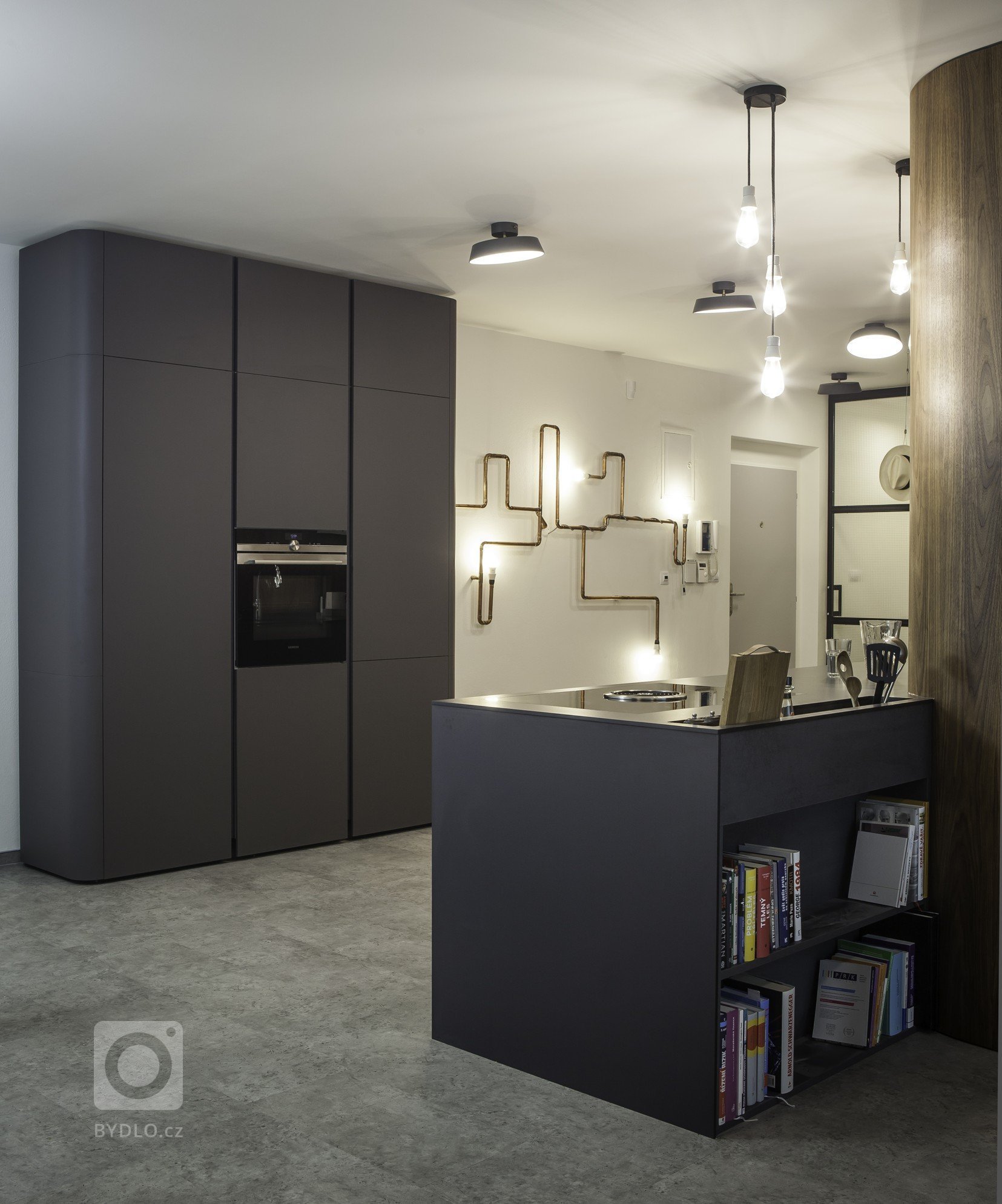 Představujeme vám náš oblíbený interiér.&nbsp;Při kompletní rekonstrukci jsme&nbsp;stávající prostor s mnoha zdmi maximálně otevřeli.

Všechny stěny jsme…