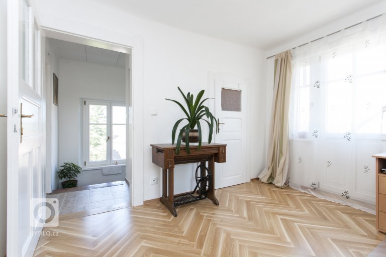 add picture to album