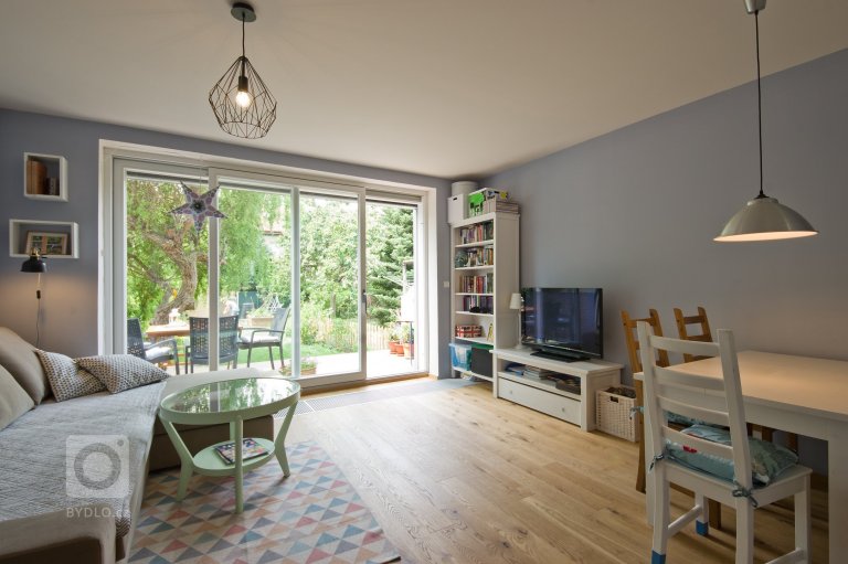 add picture to album