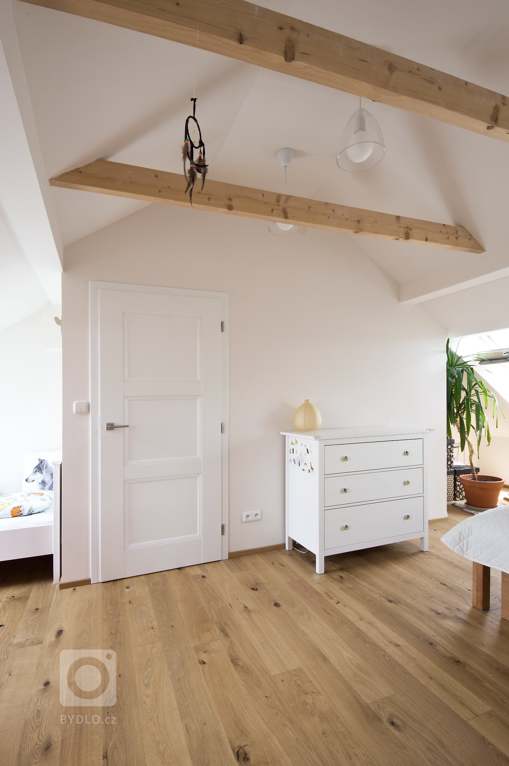 Studie a stavební povolení pro rekonstrukci řadového domu. Návrh interiéru.

Ve spolupráci s Ing.arch. Janem Kučerou, ateliér VJEM.
