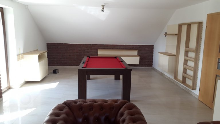 add picture to album