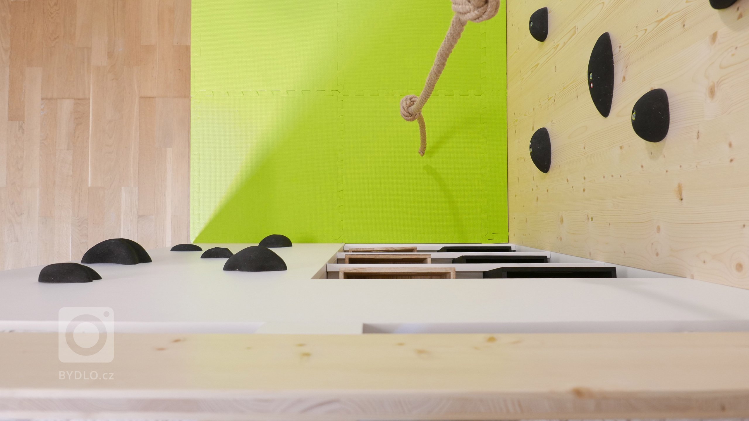 Lezení v dětském pokoji