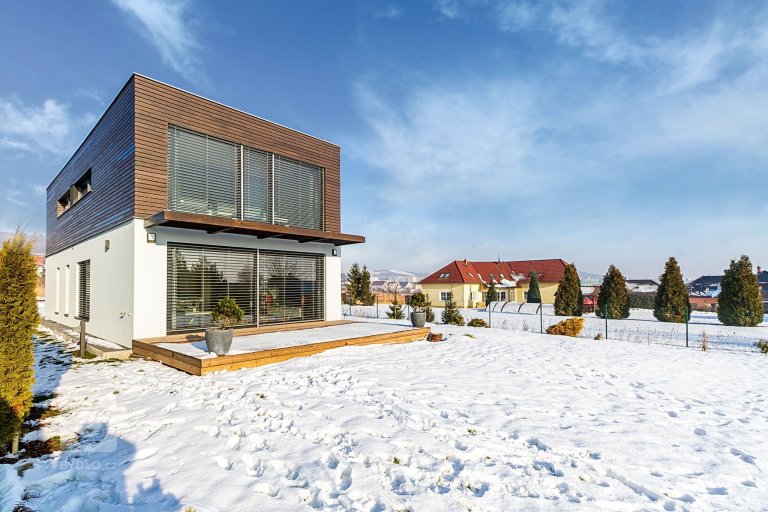 add picture to album