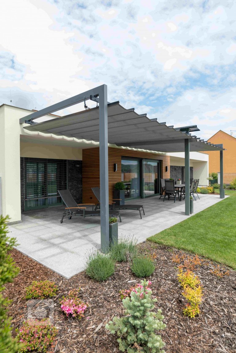 add picture to album