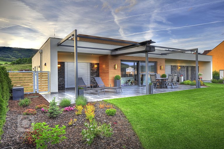 add picture to album