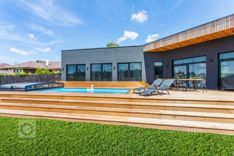 add picture to album