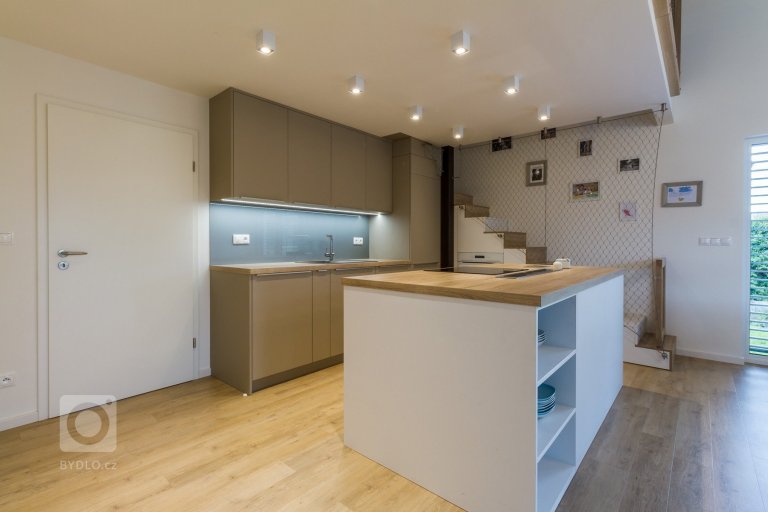 add picture to album