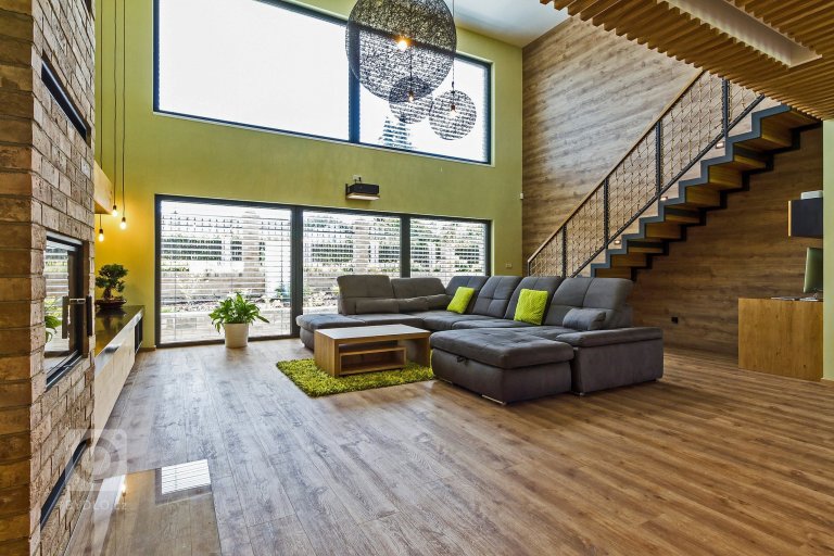 add picture to album